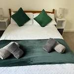 Scotch Terrace - 3 Bedrooms - Sleeps 6 *