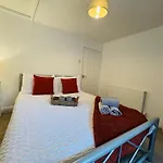 Scotch Terrace - 3 Bedrooms - Sleeps 6 度假居 *