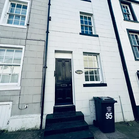 Scotch Terrace - 3 Bedrooms - Sleeps 6