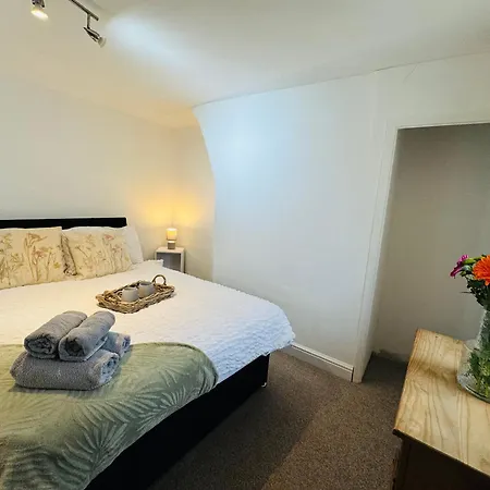Scotch Terrace - 3 Bedrooms - Sleeps 6 度假居