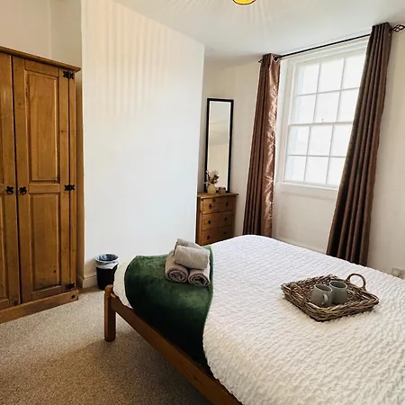 Scotch Terrace - 3 Bedrooms - Sleeps 6